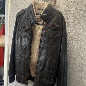 Levi’s Men's Black Leather Bomber Jacket